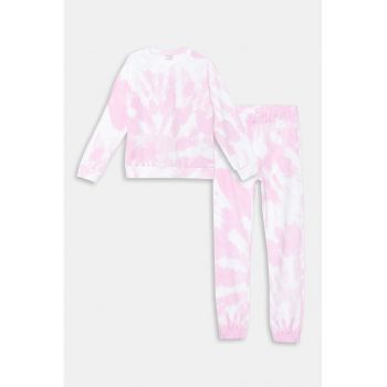 Trening cu imprimeu tie-dye