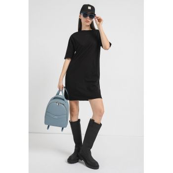 Rochie-tricou cu decolteu la baza gatului