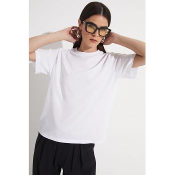 Tricou boxy fit cu decolteu la baza gatului