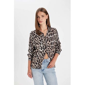 Camasa regular fit cu animal print