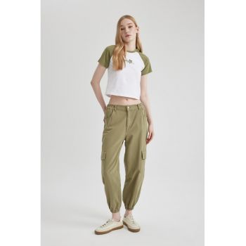 Pantaloni cargo crop