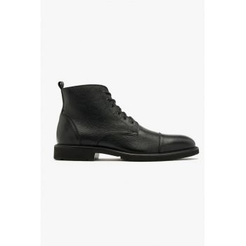 Ghete din piele cu aplicatie cap-toe John