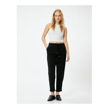 Pantaloni jogger crop cu snur de ajustare