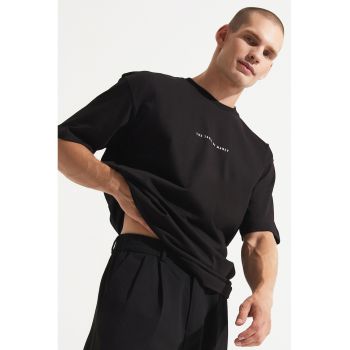 Tricou supradimensionat cu model grafic