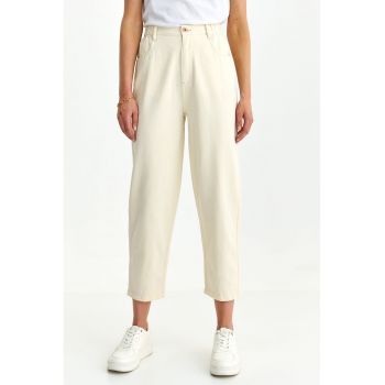 Pantaloni crop cu croiala conica