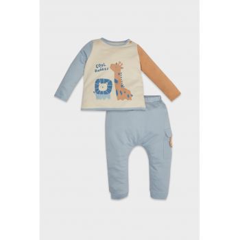 Set de bluza si pantaloni cu imprimeu Safari