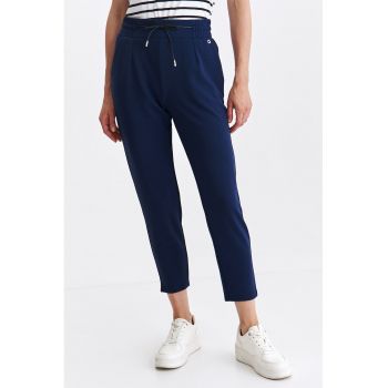 Pantaloni crop cu buzunare oblice