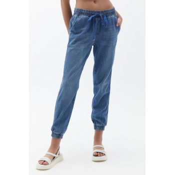 Pantaloni jogger cu buzunare laterale Carmen