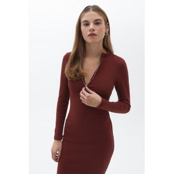 Rochie bodycon midi cu fenta cu fermoar