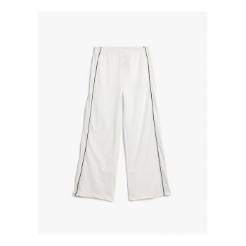 Pantaloni de trening cu croiala ampla