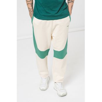 Pantaloni de trening cu model colorblock Nablocke