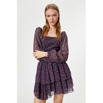 Rochie mini cu model floral si decolteu patrat