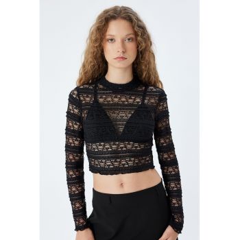 Bluza crop din dantela