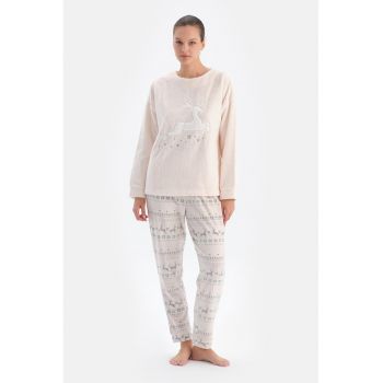 Pijama cu pantaloni lungi - model tematic de Craciun si maneci cazute