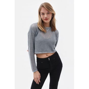 Pulover crop cu perforatii