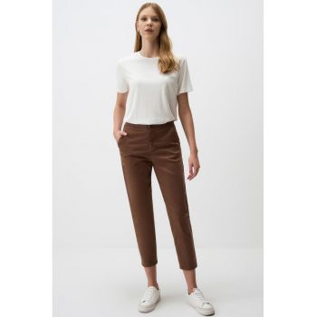 Pantaloni crop din amestec de lyocell