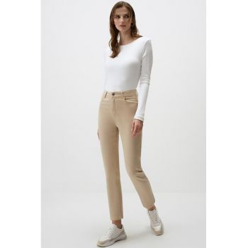 Pantaloni crop cu croiala slim-fit