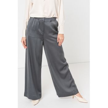 Pantaloni de satin cu croiala ampla