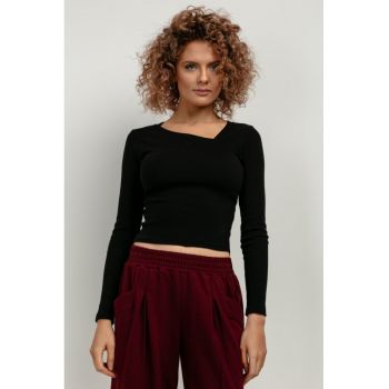 Bluza crop cu decolteu asimetric - negru