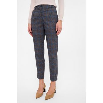 Pantaloni crop chino cu model in carouri