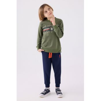 Set de pantaloni sport si bluza sport cu imprimeu logo