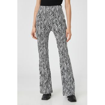 Pantaloni evazati cu talie inalta si imprimeu cu zebra