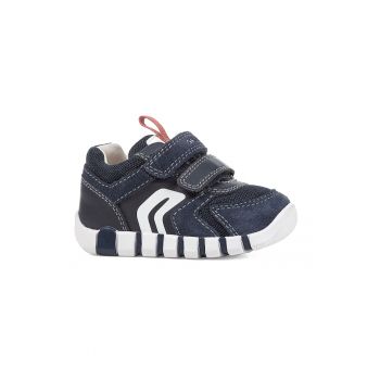 Pantofi sport cu velcro si garnituri de piele intoarsa