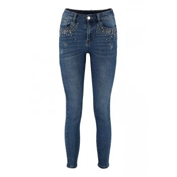 Blugi skinny cu strasuri