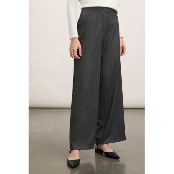 Pantaloni cu croiala ampla si model herringbone