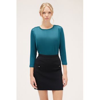 Bluza cu partea frontala din satin