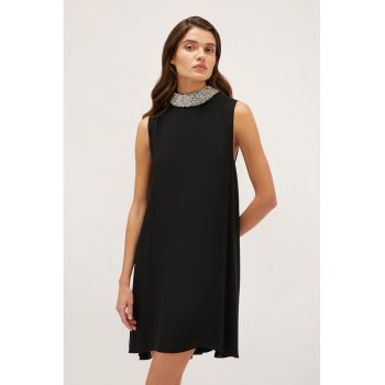 Rochie midi asimetrica cu guler cu strasuri