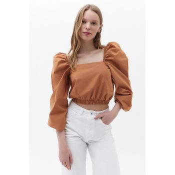 Bluza crop cu decolteu patrat si maneci bufante