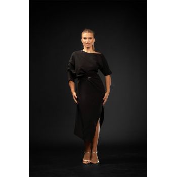 Rochie midi asimetrica cu o curea din piele