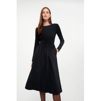 Rochie midi evazata