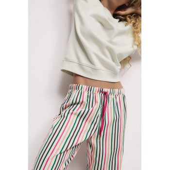 Pijama cu pantaloni lungi si model in dungi