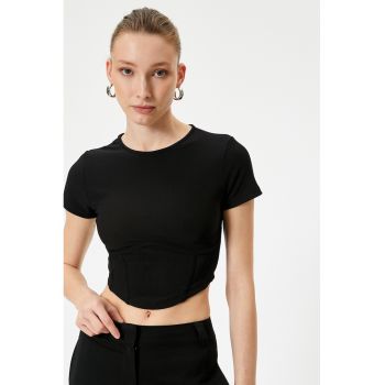 Tricou crop cambrat cu decupaj pe partea din spate