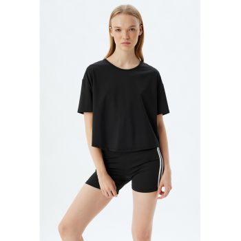 Tricou crop lejer cu decolteu rotund