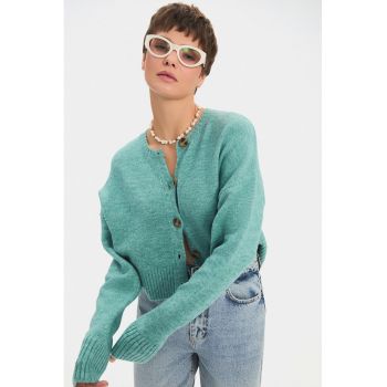 Cardigan crop cu nasturi