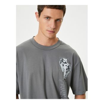 Tricou cu imprimeu grafic