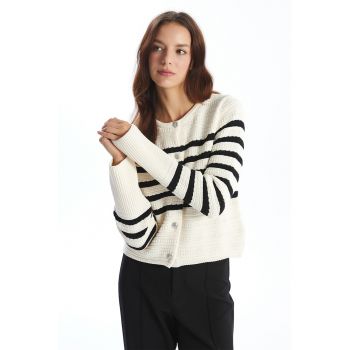 Cardigan tricotat cu model in dungi