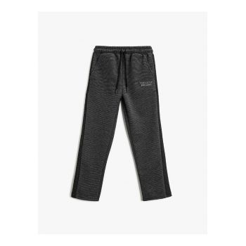 Pantaloni de trening cu buzunare oblice