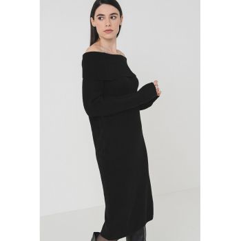 Rochie midi cu decolteu pe umeri