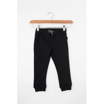 Pantaloni sport cu buzunare