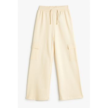 Pantaloni cargo de trening cu croiala ampla