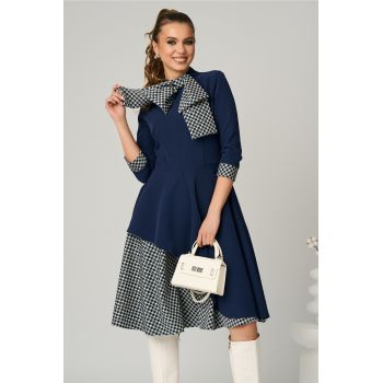 Rochie office din stofa bleumarin cu imprimeu pepit si funda maxi pe bust