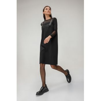 Rochie-sarafan ajustabila cu model uni