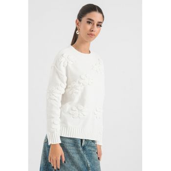 Pulover cu decolteu la baza gatului model floral din tricot Kia