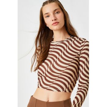 Bluza crop cu decolteu la baza gatului