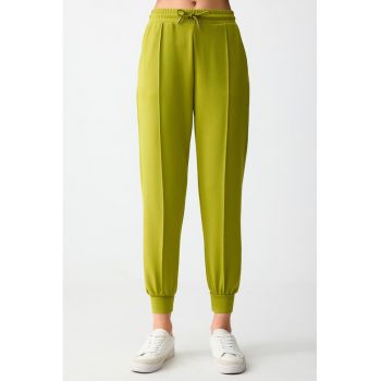 Pantaloni crop cu croiala conica