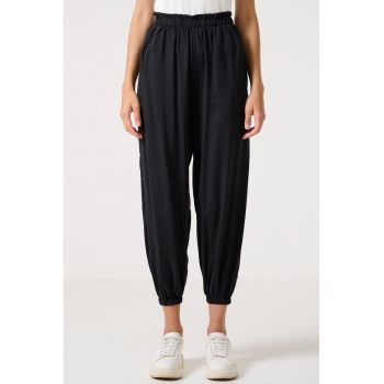 Pantaloni crop din amestec de modal